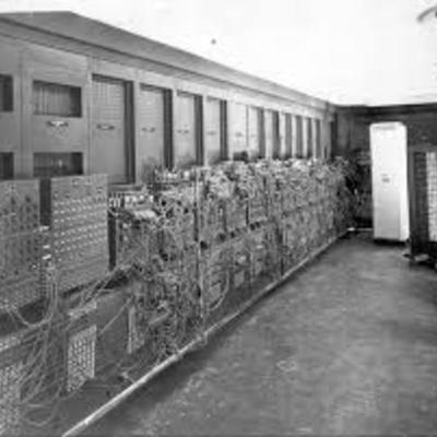 Timeline: 5 GENERACIONES DE LAS COMPUTADORAS