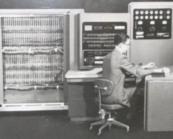 Ibm 701 компьютер. Ibm 701 эвм. Коммерческий компьютер ibm 701 вышел в. Ibm 701 (1953). Машина  ibm-701.