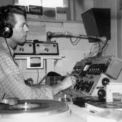 Timeline: Radio History Stephen Wolf