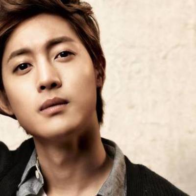 Timeline: La Vida de Kim Hyun Joong