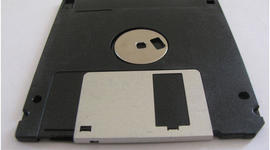 Timeline: Floppy Drives and USB Cables