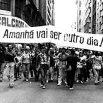 Timeline: Ditadura - Democracia