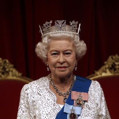 Timeline: Queen Elizabeth II. Biography.