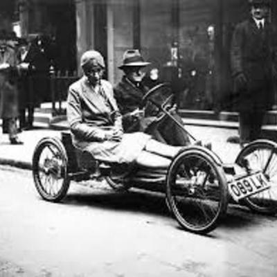 Timeline: Evolució de l'automòbil.