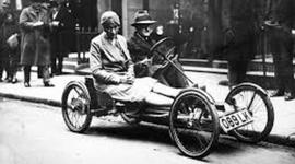 Timeline: Evolució de l'automòbil.