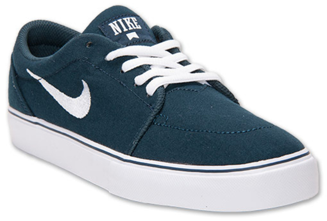 nike first skate shoe