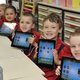 51214 primary school student with ipad2 51214