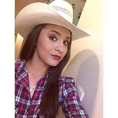 Timeline: Vania -mi vida-