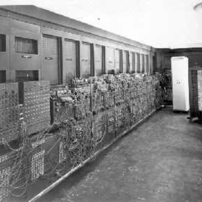 Timeline: La evolución de los ordenadores Amanda Fernández Pereiro TIC 03