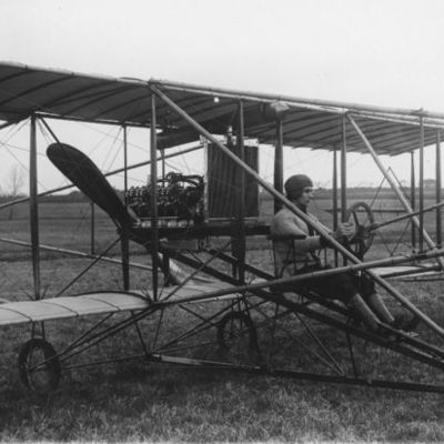 Timeline: The wright brothers builds the first plane