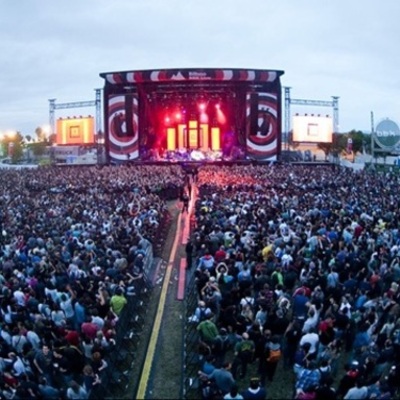 Timeline: Cabezas de cartel del "Bilbao BBK Live" por Catalina Trujillo y Ruth Vega