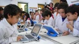 Timeline: PEDAGOGOS Y TECNOLOGÍAS