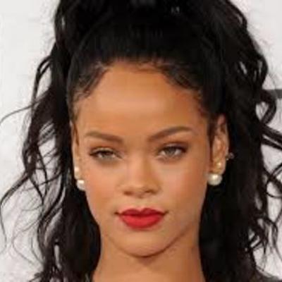Timeline: Rihanna deslumbra en la Semana de la Moda de París
