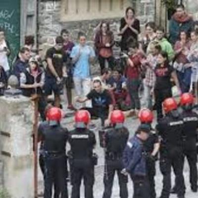 Timeline: KORTXOENEA: Donostiako gaztetxea