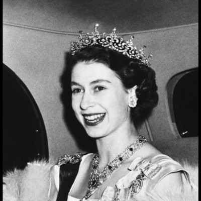 Timeline: Elizabeth II , her life before her coronation (  Made by seconde 5 )