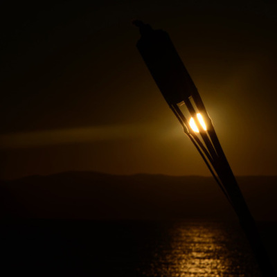 Timeline: Από το σκοτάδι στο φως