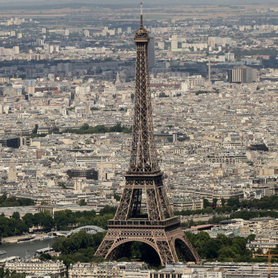 Timeline: La Tour Eiffel