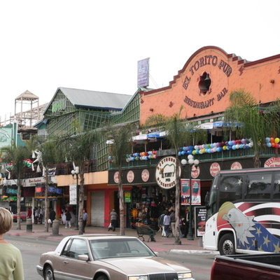 Timeline: Nace la Avenida Revolución