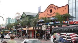 Timeline: Nace la Avenida Revolución