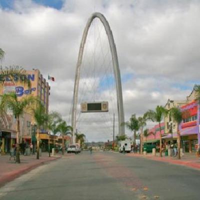 Timeline: Historia de la Ave. Revolución