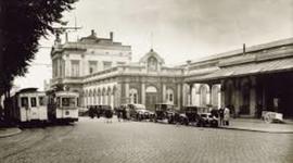 Timeline: 1920's and 1930's