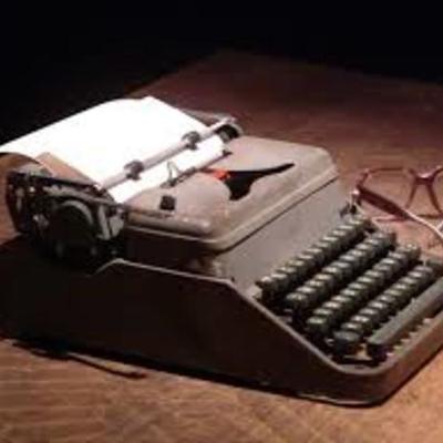 Timeline: La Máquina de escribir