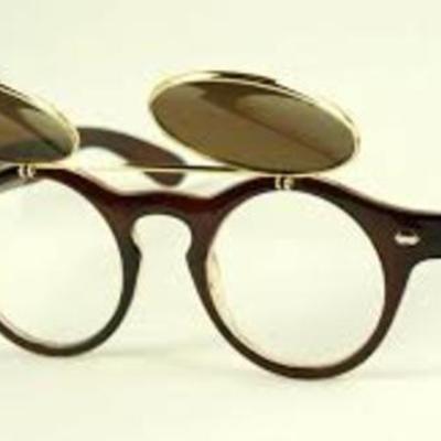 Timeline: HISTORIA DE LOS LENTES Y LA OPTICA