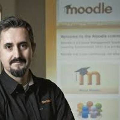 Timeline: MOODLE