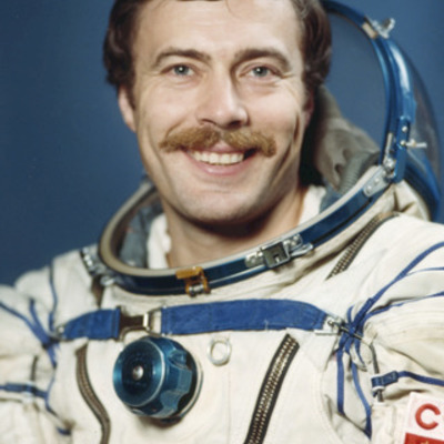 Timeline: Биография лётчика-космонавта Сереброва А.А.