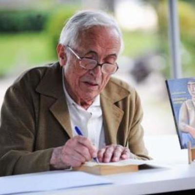 Timeline: Xosé Neira Vilas