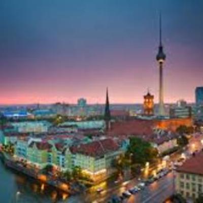 Timeline: World War II By Roberto Gaspar