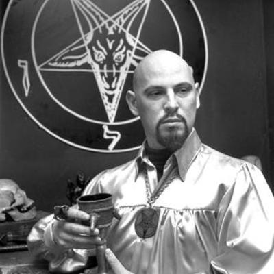 Timeline: Ла-Вей, Антон Шандор