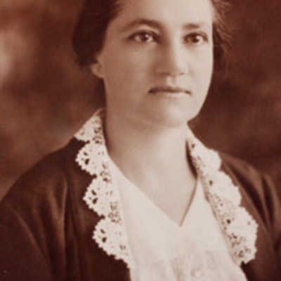 Timeline: Biografia di Lucila Gamero de Medina