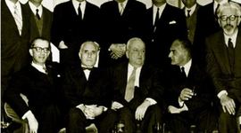 Timeline: ΠΡΩΤΕΣ ΕΜΦΑΝΙΣΕΙΣ ΛΟΓΟΤΕΧΝΩΝ ΤΗΣ ΓΕΝΙΑΣ ΤΟΥ 30              (Φ.Βούλγαρη)