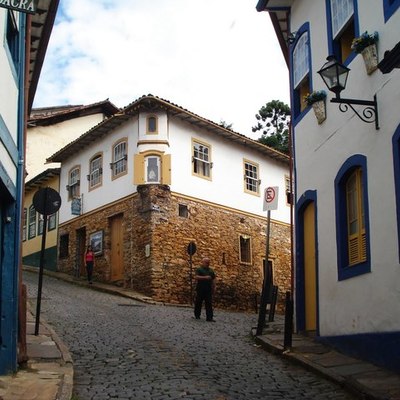 Timeline: Políticas de patrimônio no Brasil - uma linha do tempo baseada no artigo Herança, Sacralidade e Poder, de Aline Sapiezinskas.