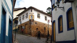 Timeline: Políticas de patrimônio no Brasil - uma linha do tempo baseada no artigo Herança, Sacralidade e Poder, de Aline Sapiezinskas.