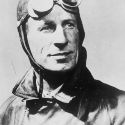 Timeline: Sir Charles Kingsford Smith