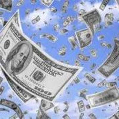 Timeline: Línea del tiempo de mi vida y sucesos relevantes en la economía.