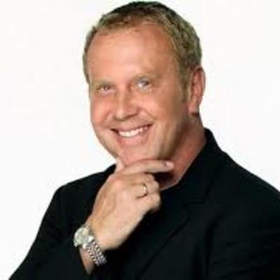 Timeline: Michael Kors By: Samantha Watts