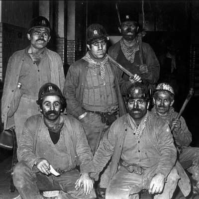 Timeline: Prikbord - april Oznur Ozturk