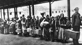 Timeline: Immigration policies & Internal migration in the US