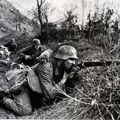 Timeline: Timeline from 1914 to 1945