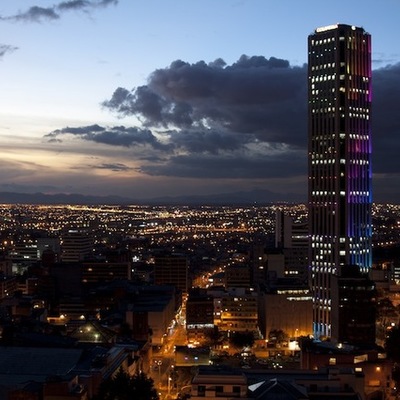 Timeline: Influencia de la Tecnología en una Sociedad cambiante en Colombia