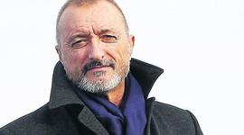 Timeline: Arturo Pérez-Reverte Gutiérrez (Cartagena, 25 de noviembre de 1951) es un escritor y periodista español, miembro de la Real Academia Española desde 2003. Antiguo corresponsal de RTVE y reportero destacado en diversos conflictos armados y guerras.