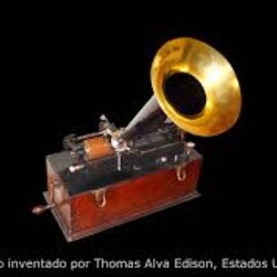 Timeline: •	El antecedente más remoto aconteció en 1857, cuando Leon Scott patentó el fonoautógrafo