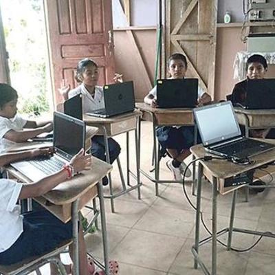 Timeline: Principales pensadores  y aportes para la Tecnología Educativa (basado en Marquès Graells, 1999)