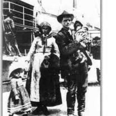 Timeline: La inmigración en la Argentina (Tiara y Oriana 6° b )