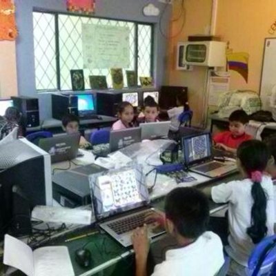 Timeline: Tecnología Educativa, Evolución y Elementos Fundamentales