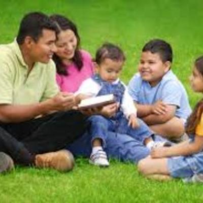 Timeline: Historia Educación para padres