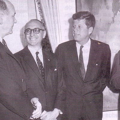 Timeline: Política e ideología en los años de Frondizi